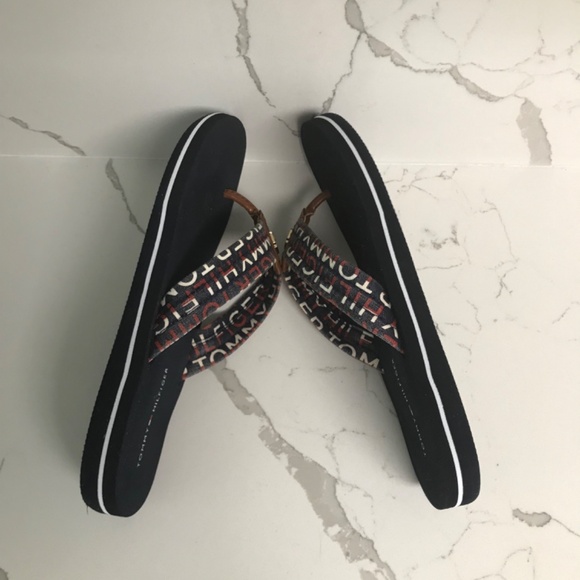 Tommy Hilfiger Thong Flip Flop Sandals US 6 - Picture 4 of 6